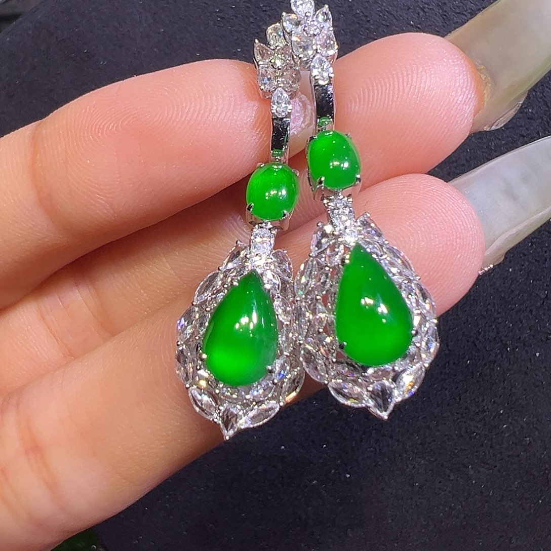 翡翠18K金镶嵌耳饰水滴