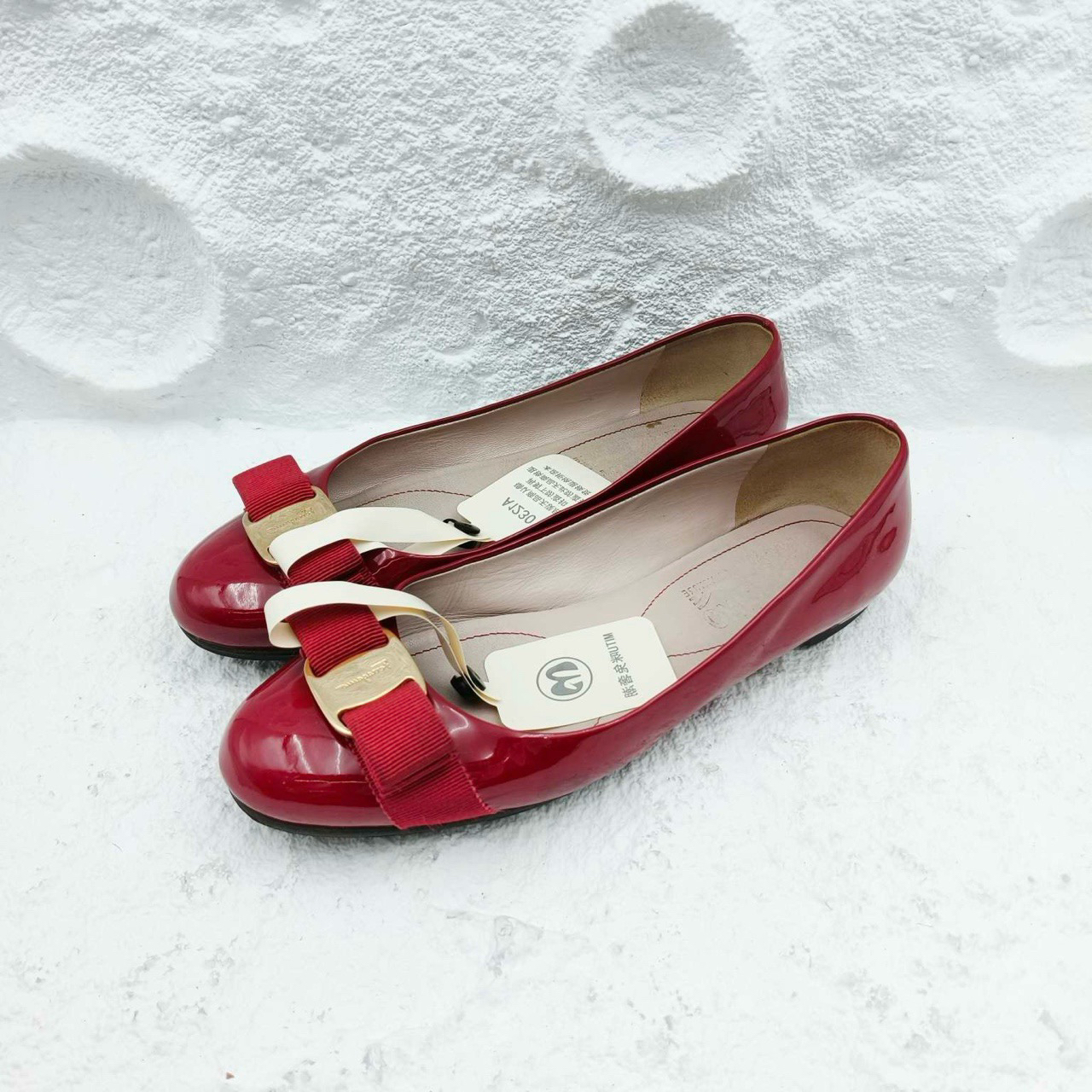 99新 FERRAGAMO/菲拉格慕 35.5码/红色漆皮单鞋女款/非全新