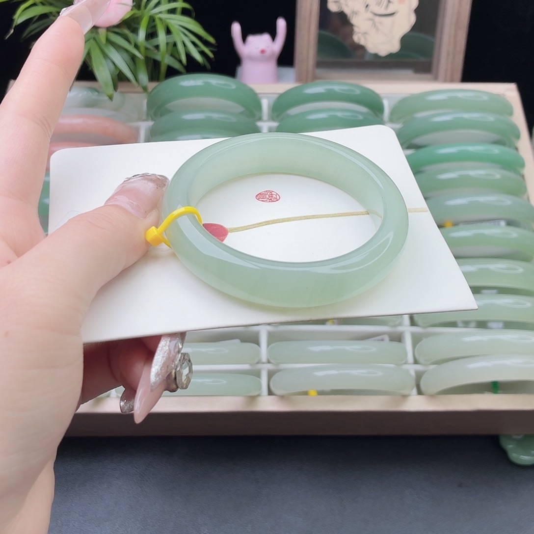 石英质玉未镶嵌手镯56