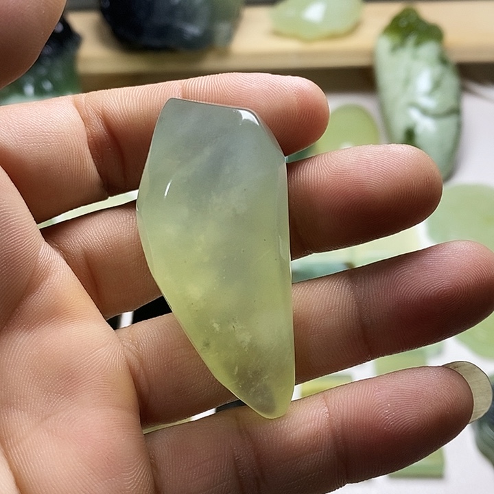 未镶嵌岫玉手把件