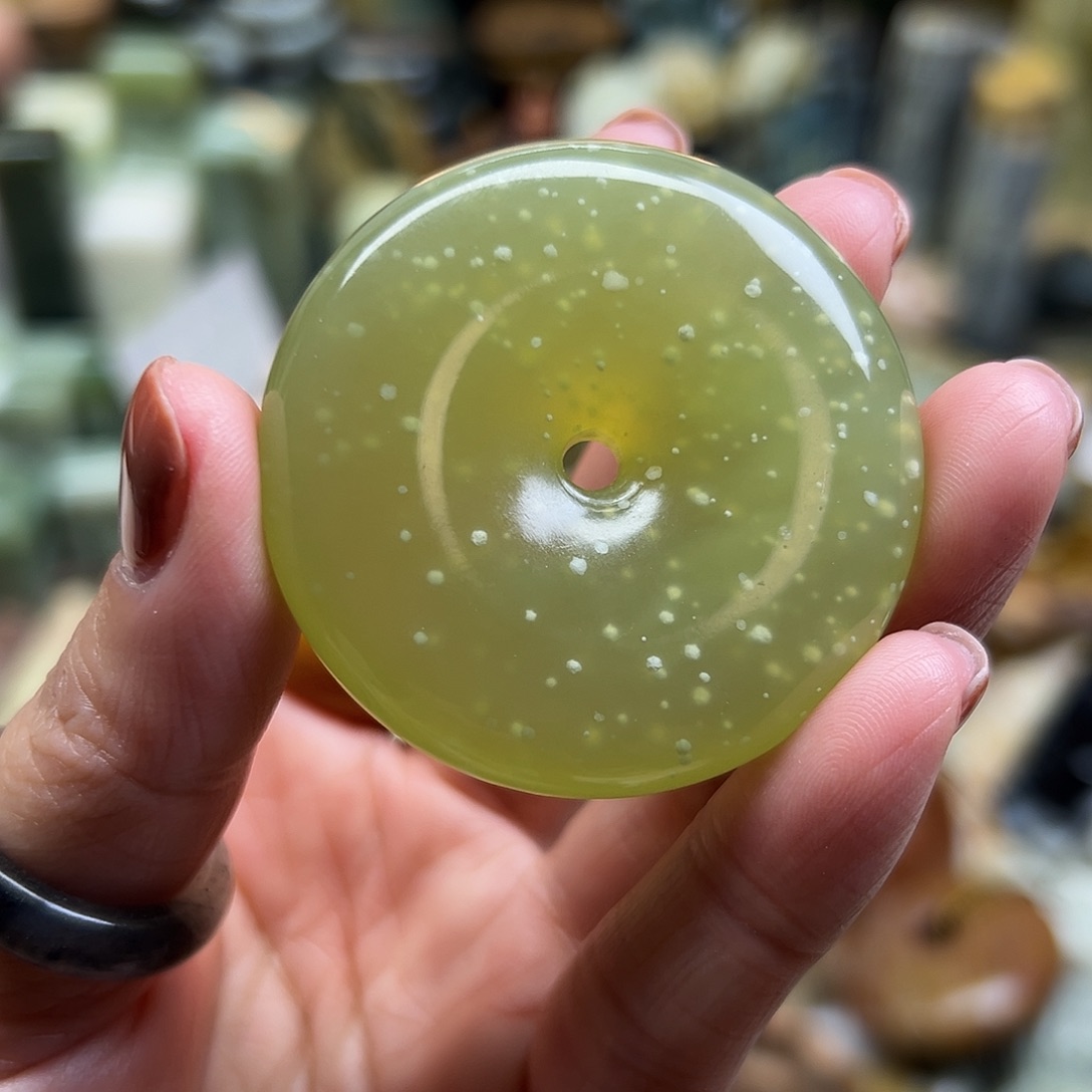 岫玉未镶嵌颈饰辽阳料暴风雪扣子