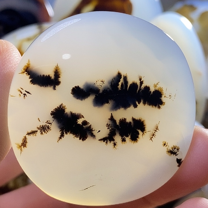 未镶嵌颈饰玛瑙/玉髓梦**裳