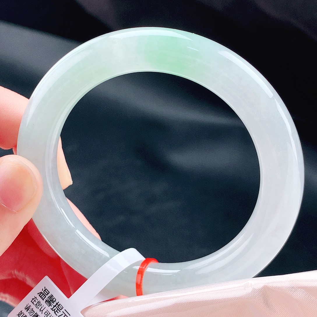 未镶嵌手镯（圆镯）翡翠56胖