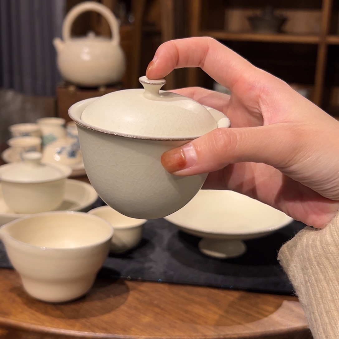 摆件陶瓷。    陶瓷。     