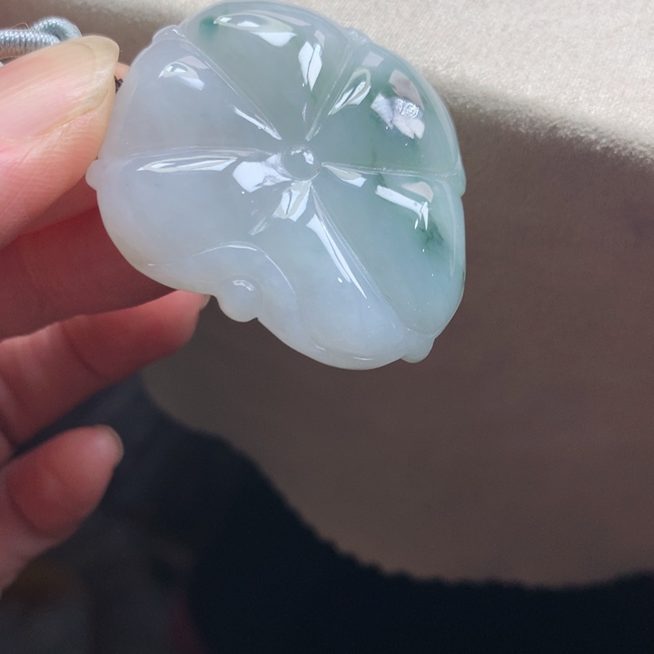 翡翠颈饰未镶嵌吊坠