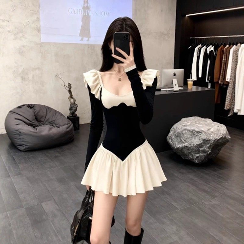 法式气质名媛撞色U领长袖连衣裙秋冬款修身收腰拼接设计感短裙女