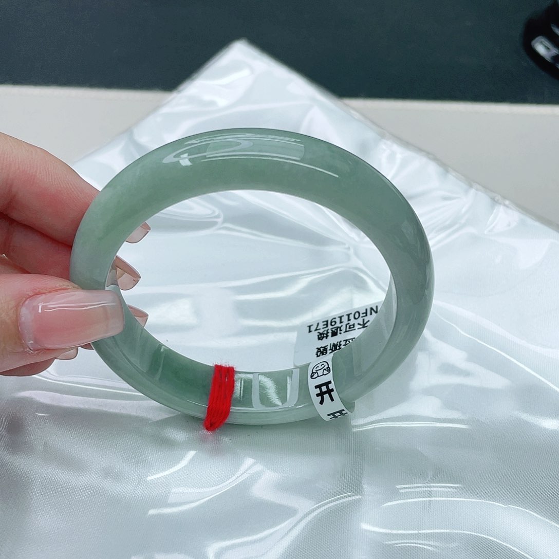 翡翠手镯未镶嵌正58.7