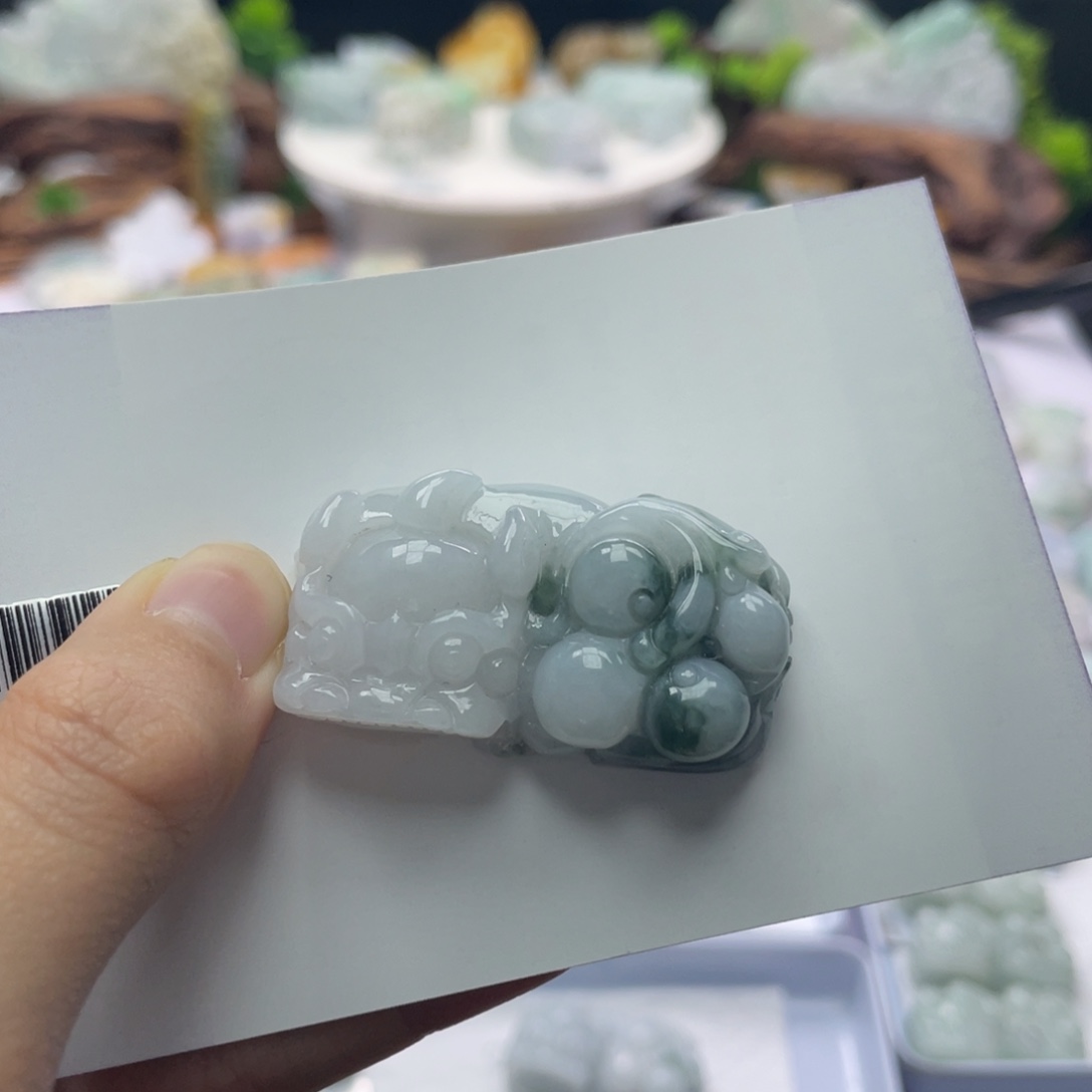 翡翠颈饰未镶嵌貔貅