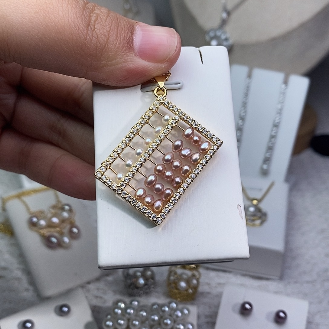 淡水珍珠银S925镶嵌耳饰