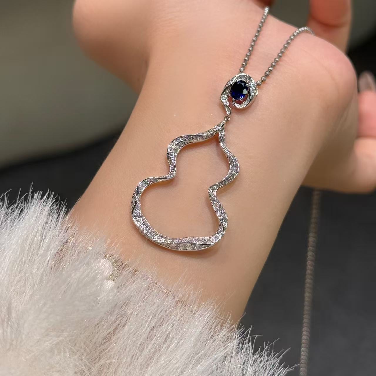 QANNA【镂空蓝色葫芦】【国潮风】轻奢经典福禄钻石吊坠（不含链）AY