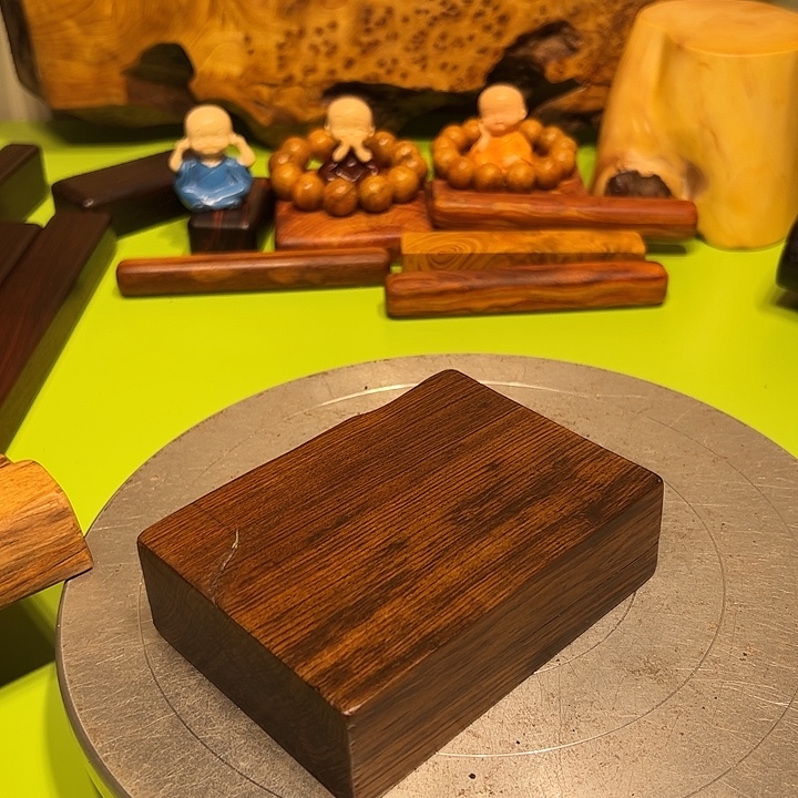 小***家端景台紫檀木类檀香