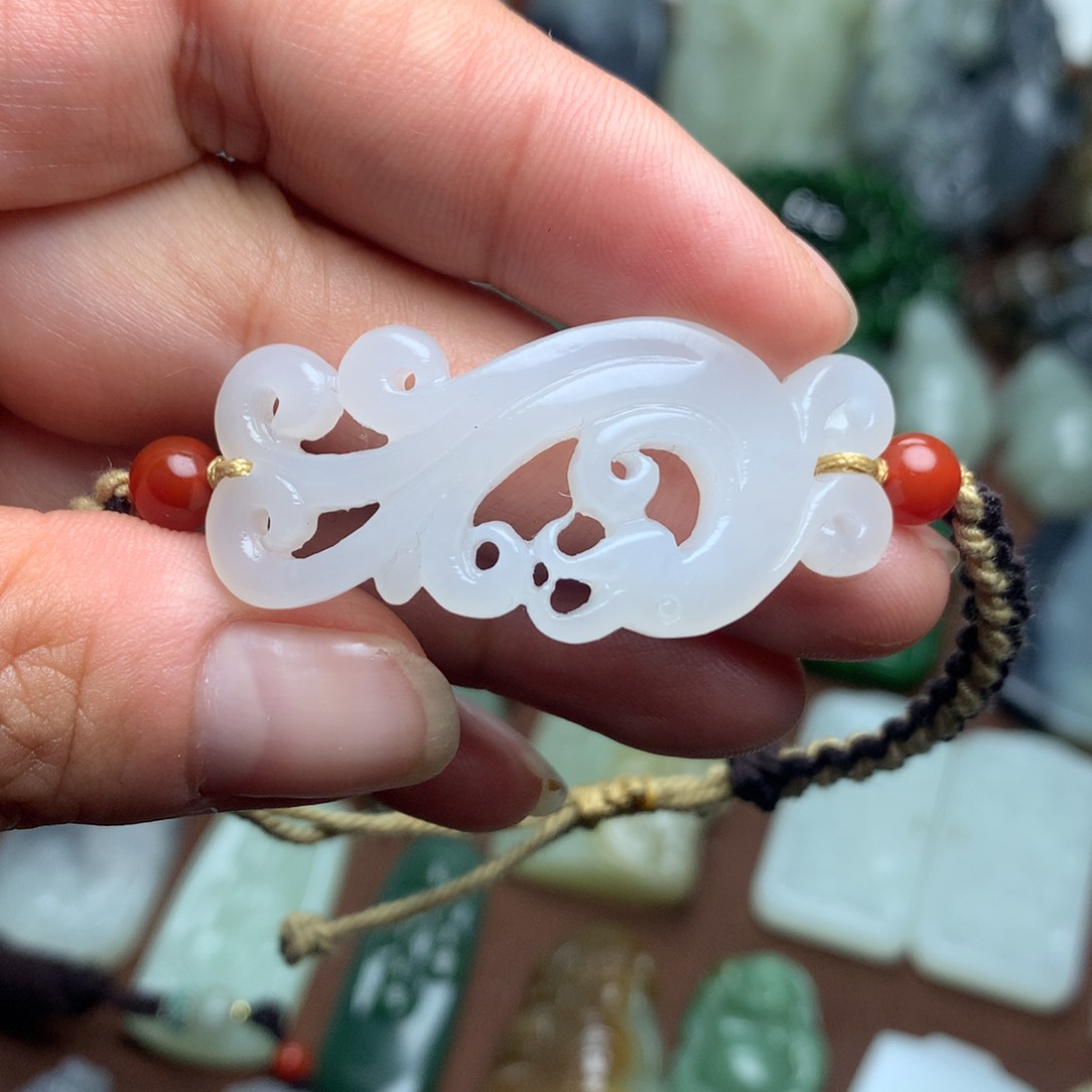 和田玉手牌未镶嵌