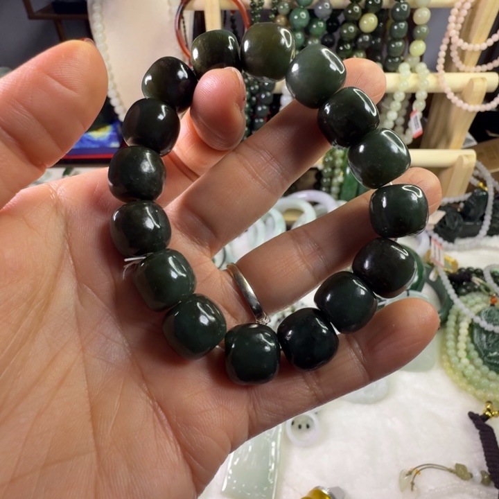 和田玉（糖玉）未镶嵌颈饰