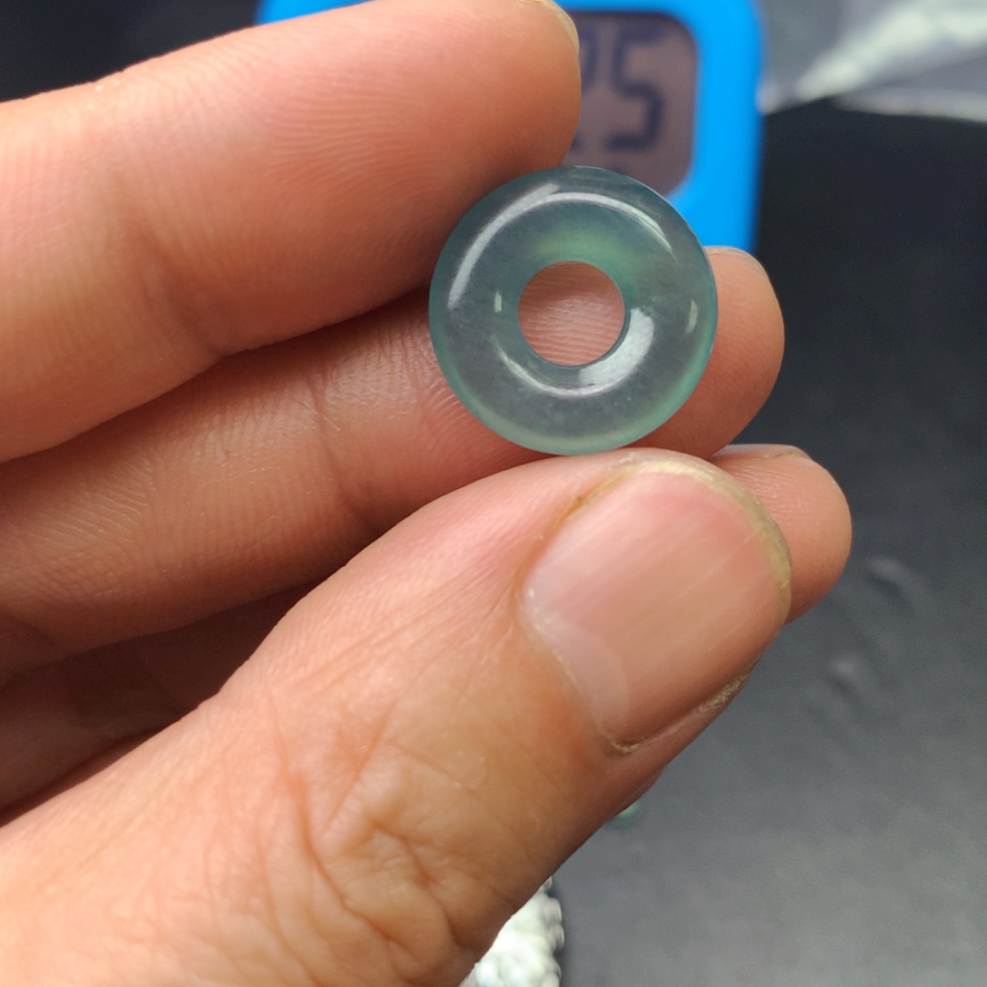 翡翠未镶嵌颈饰翡翠首饰和翡翠珠宝