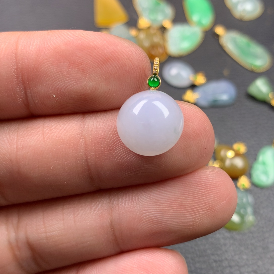 【闪购商品】颈饰18K金镶嵌翡翠白色蛋面