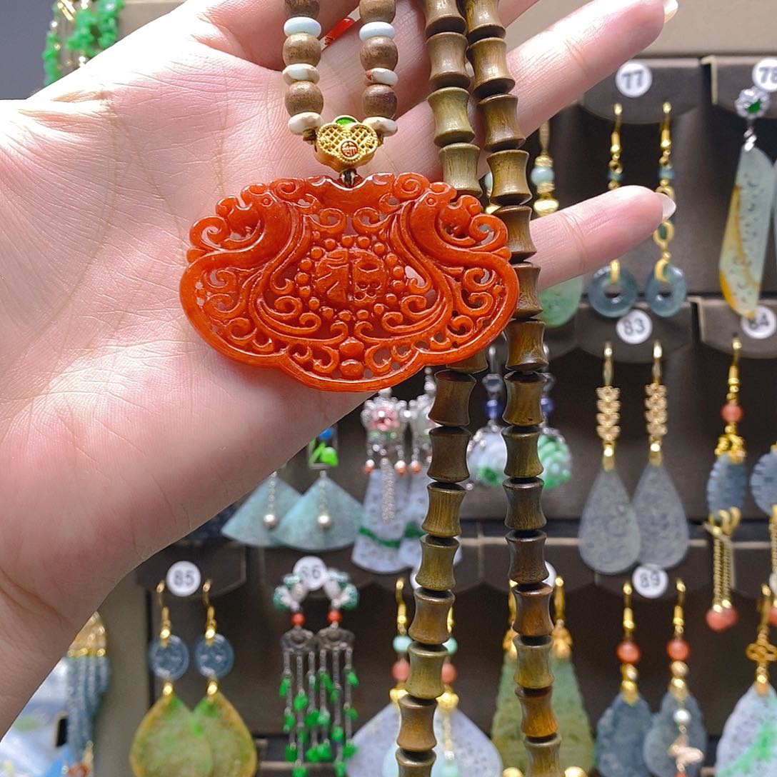 未镶嵌翡翠耳饰翡翠