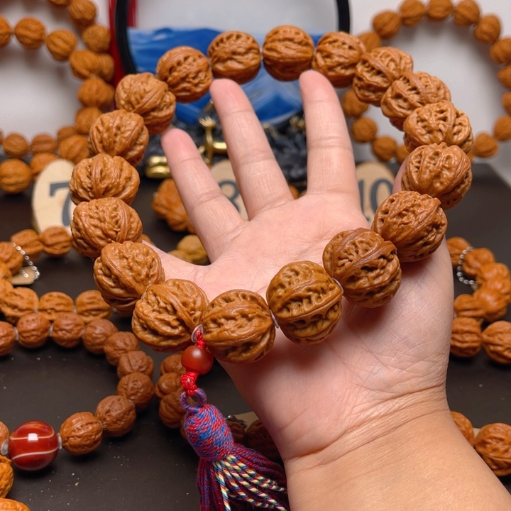 文玩核桃吊坠?****`核桃手串