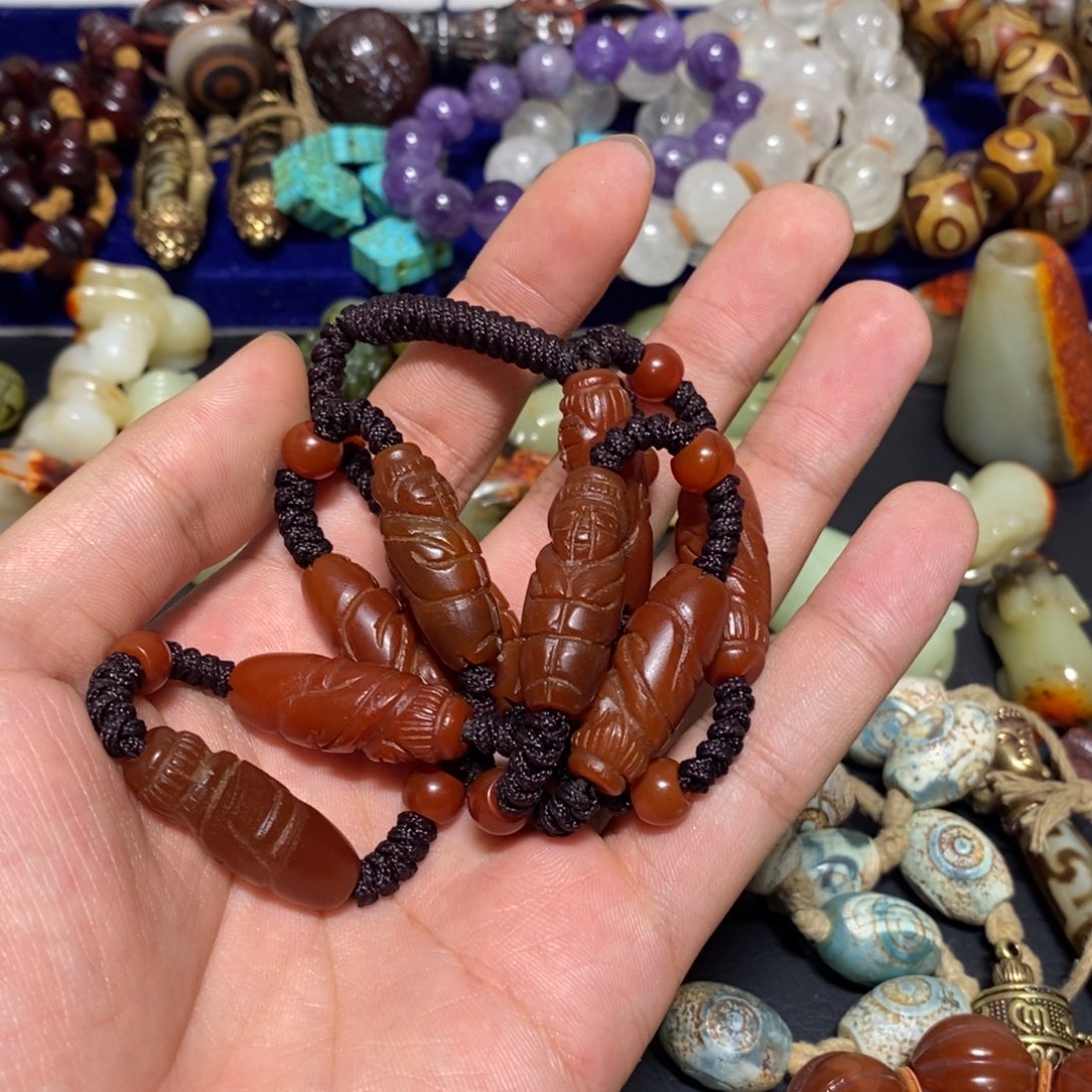 玉***引玛瑙/玉髓未镶嵌颈饰