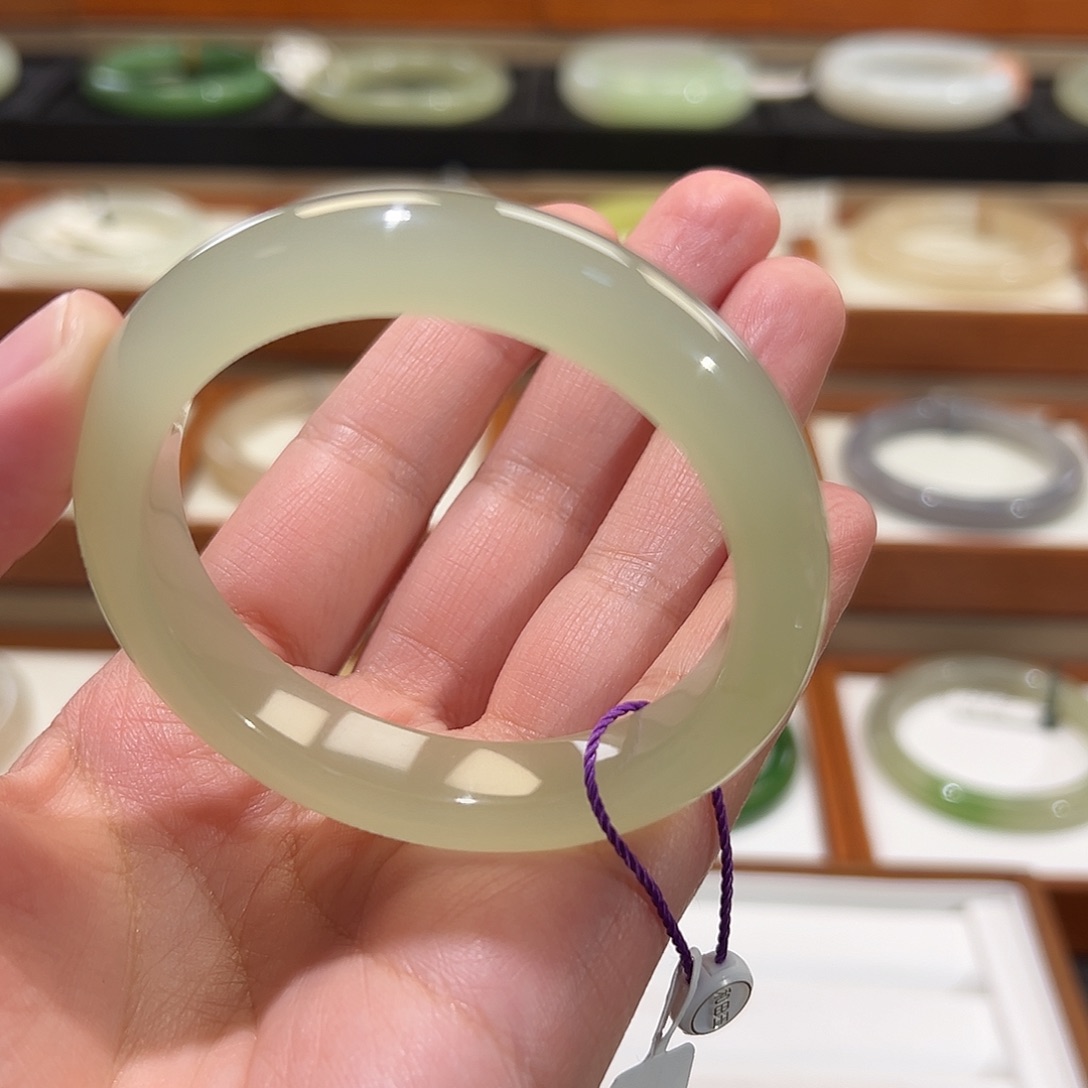 和田玉手镯未镶嵌高冰蜂蜜水