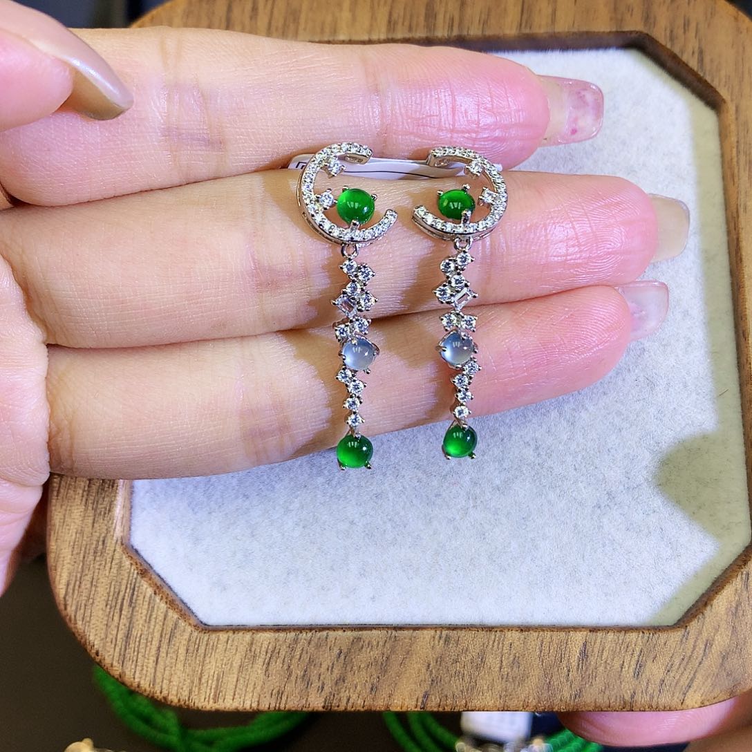 翡翠耳饰银S925镶嵌天然翡翠耳钉