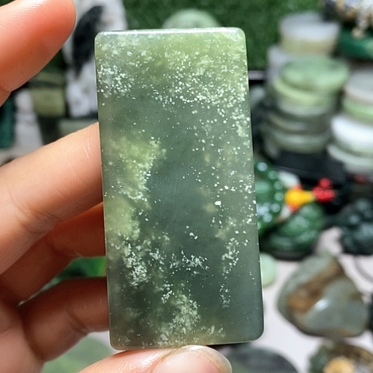 未镶嵌和田玉（糖玉）珠宝半成品