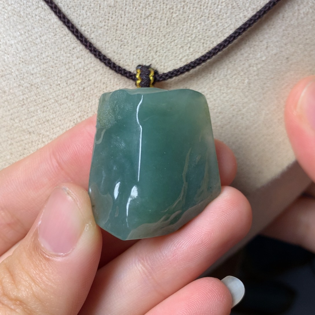 翡翠颈饰未镶嵌吊坠