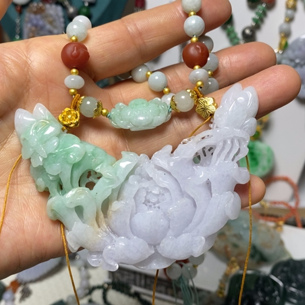 【闪购商品】翡翠吊坠(赠链)未镶嵌