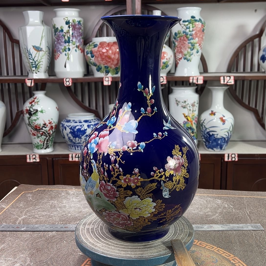 陶摆件景德镇陶瓷赏景泰蓝