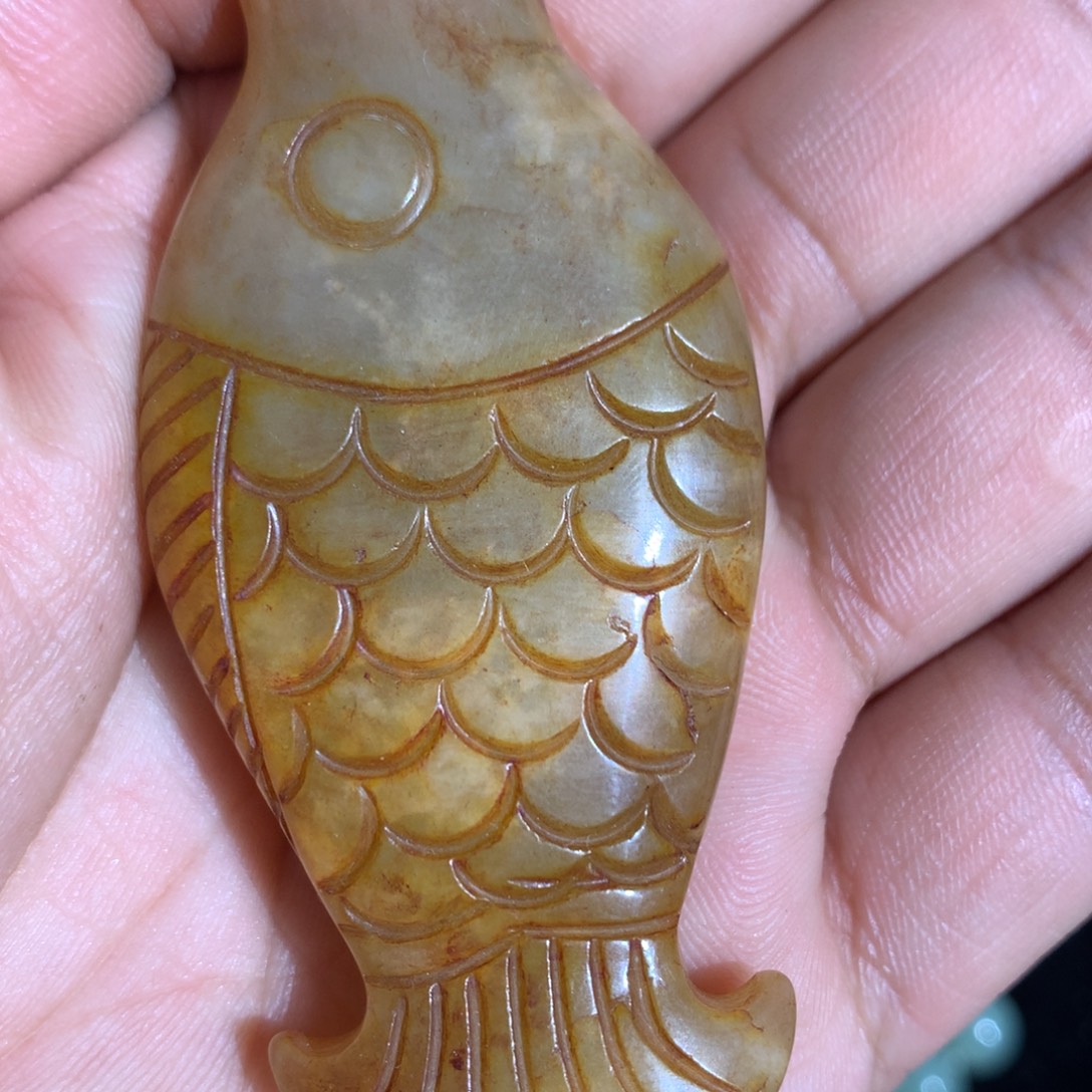 透闪石质玉未镶嵌颈饰