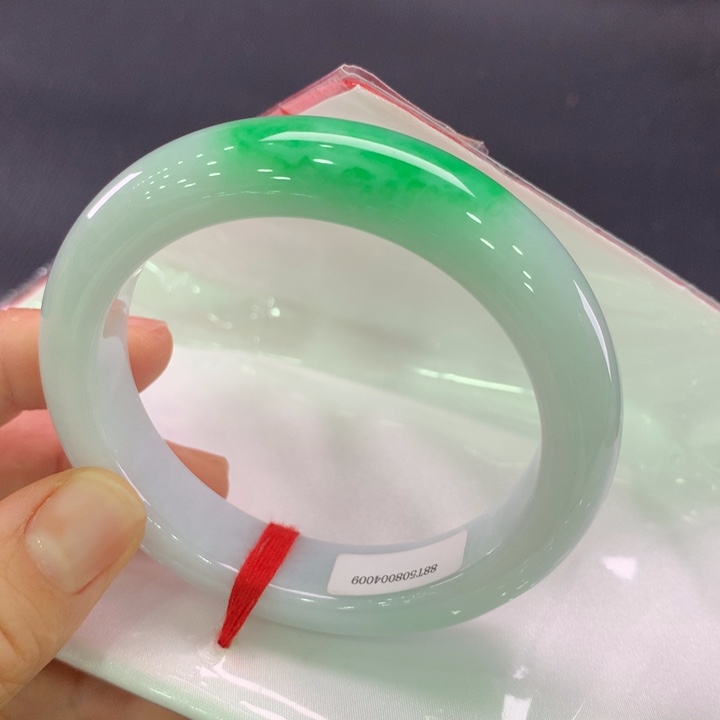 翡翠未镶嵌手镯正圈56