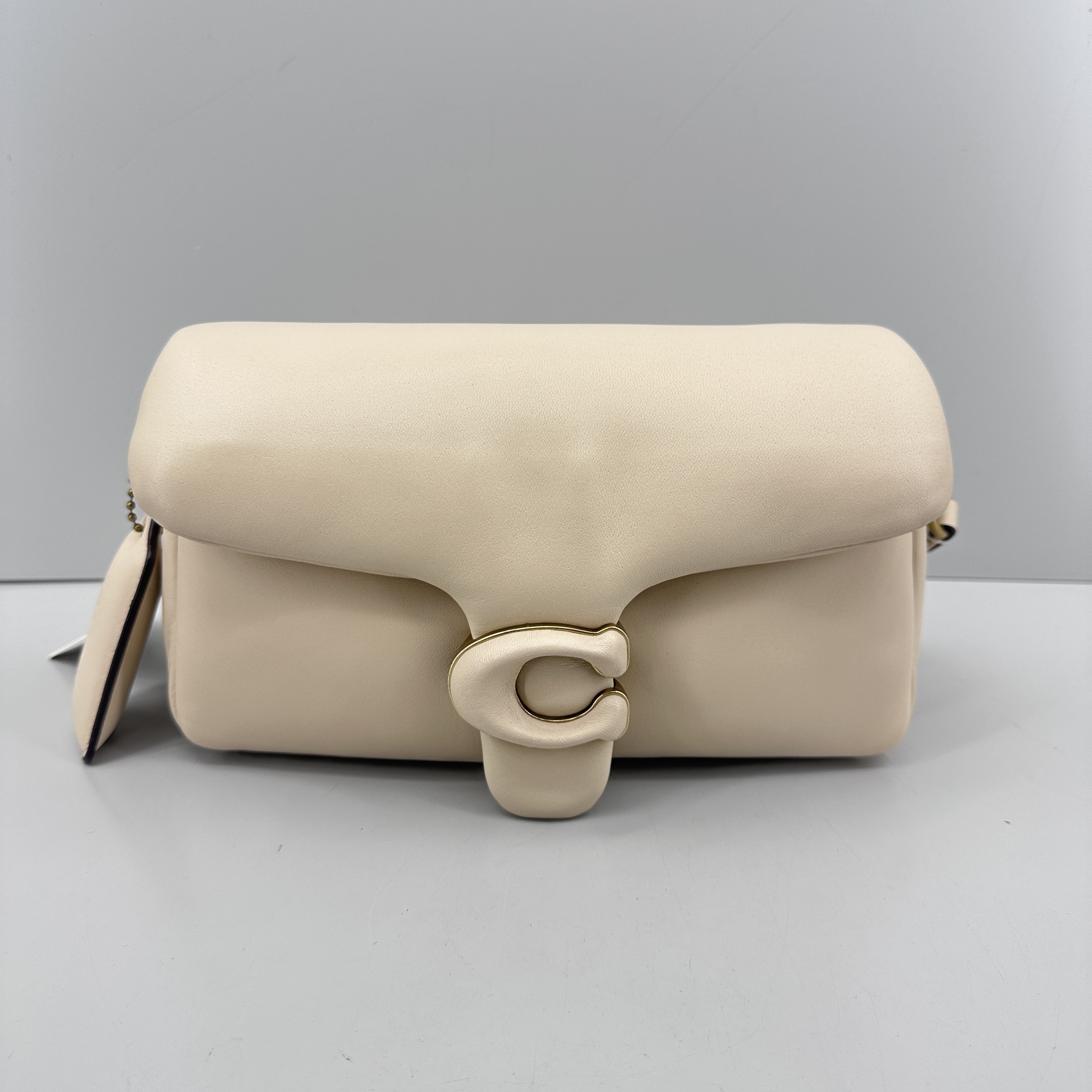 95新 COACH/蔻驰 tabby26米白色大号云朵包26X17X9cmM032811