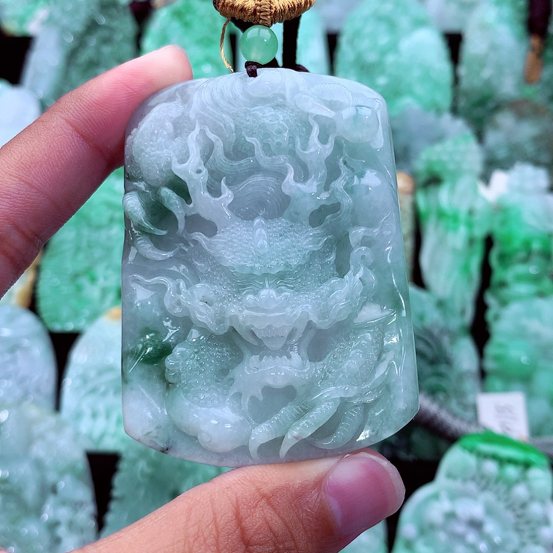 吊坠(不含链)未镶嵌翡翠月*