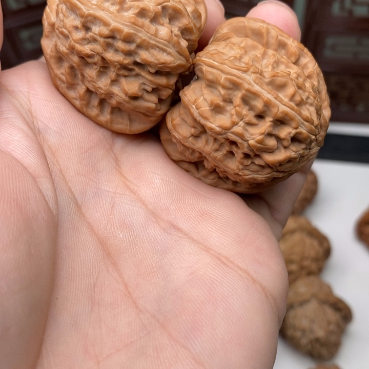 文玩核桃吊坠38✖️40三角白