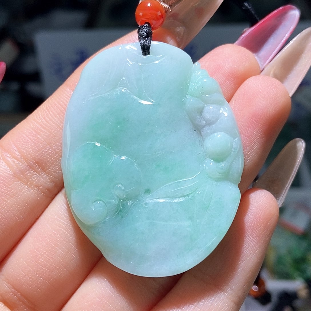 翡翠颈饰未镶嵌天然