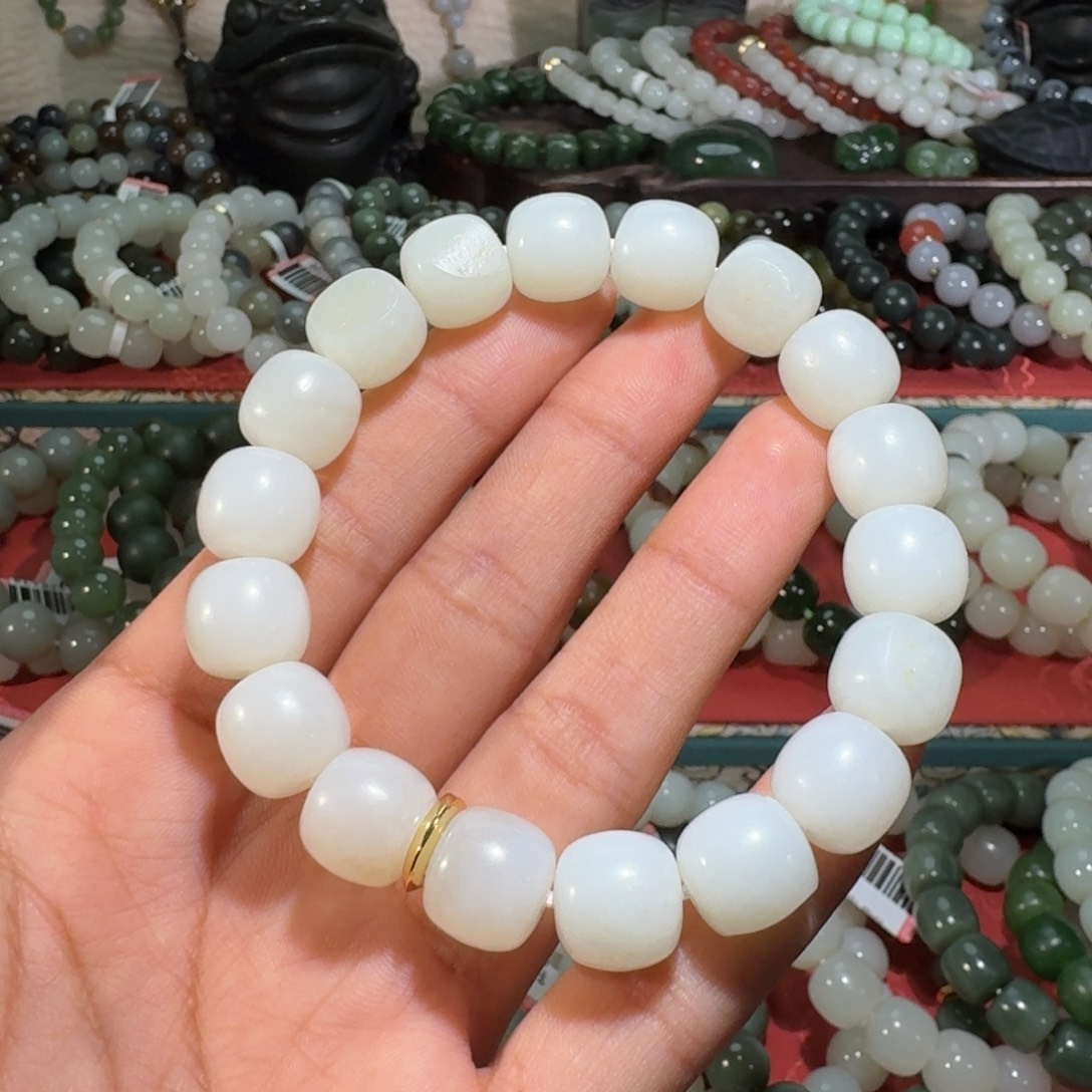 ****บ和田玉未镶嵌手链