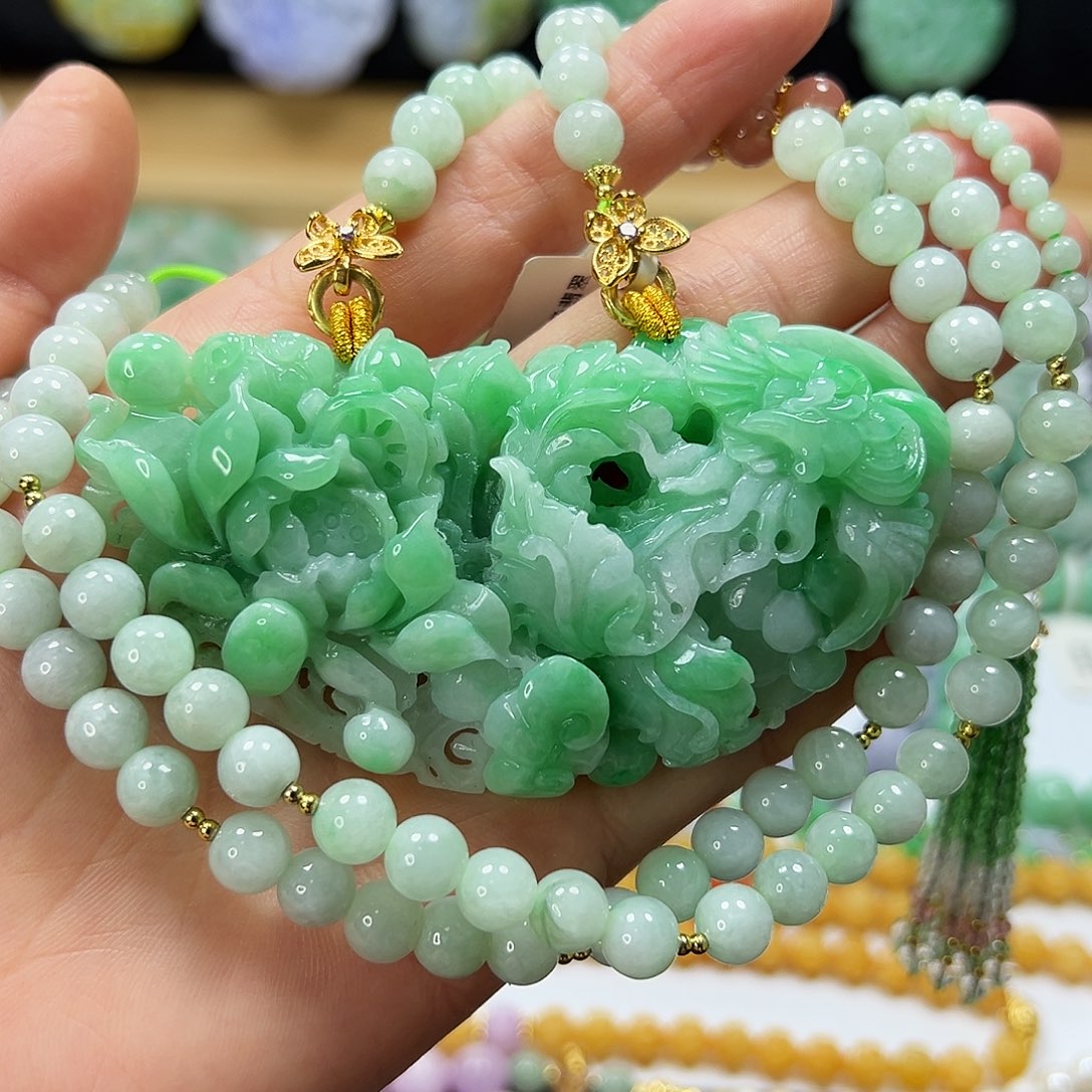 翡翠未镶嵌颈饰吊坠