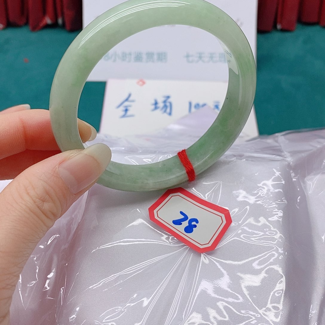 翡翠手镯未镶嵌从****米288888888