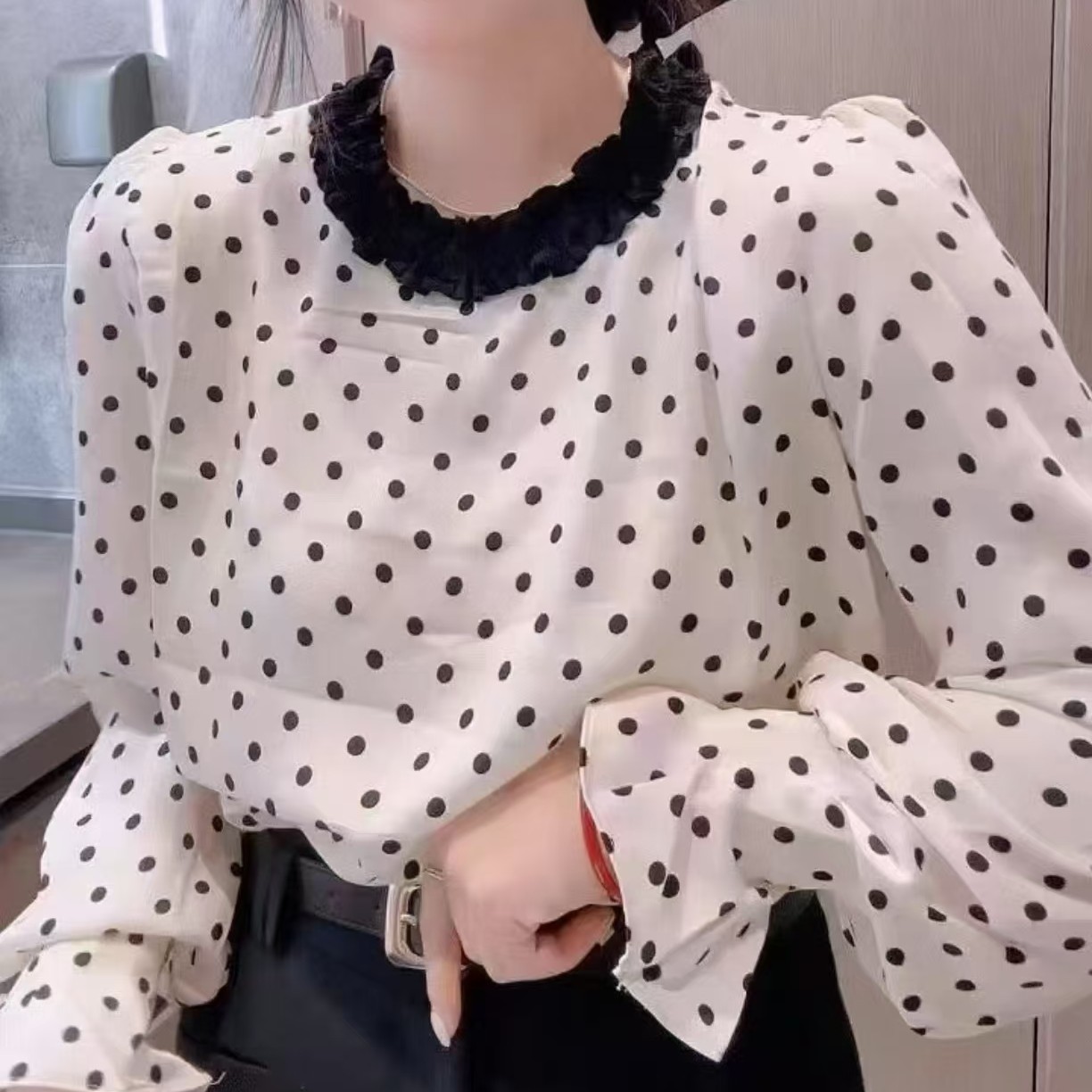 欧货早春新款女法式波点衬衫女撞色喇叭袖休闲气质上衣大码高级感