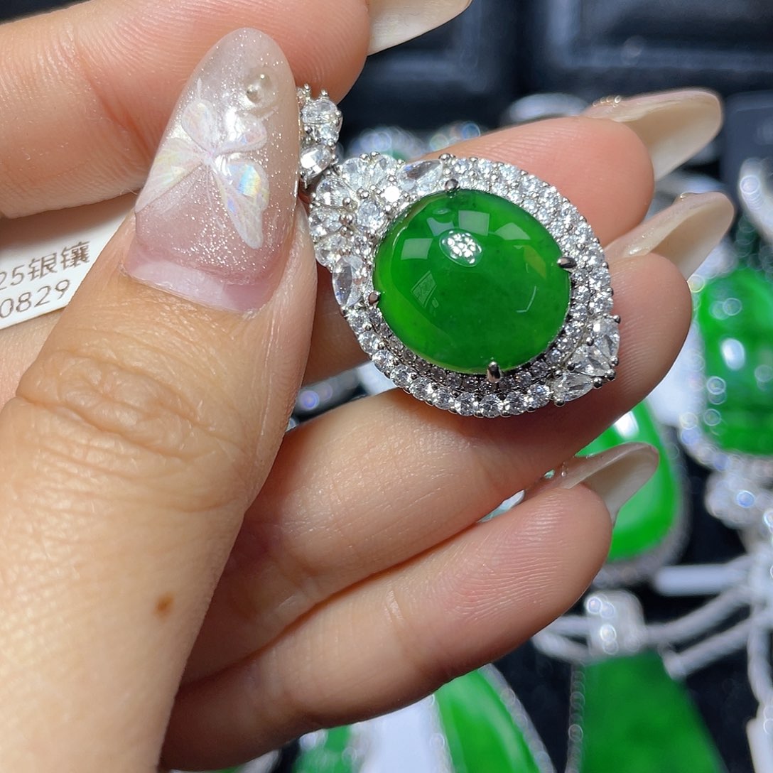 翡翠颈饰银S925镶嵌翡翠