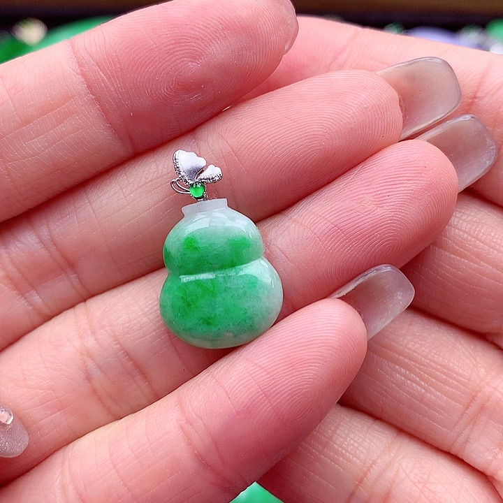 翡翠颈饰18K金镶嵌翡翠