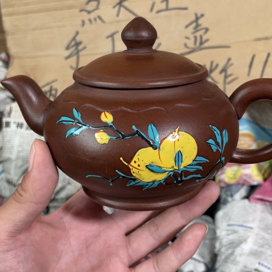 茶壶紫砂老厂紫砂壶一件。