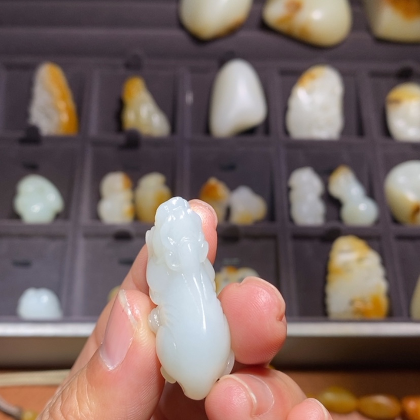 【闪购商品】颈饰未镶嵌和田玉