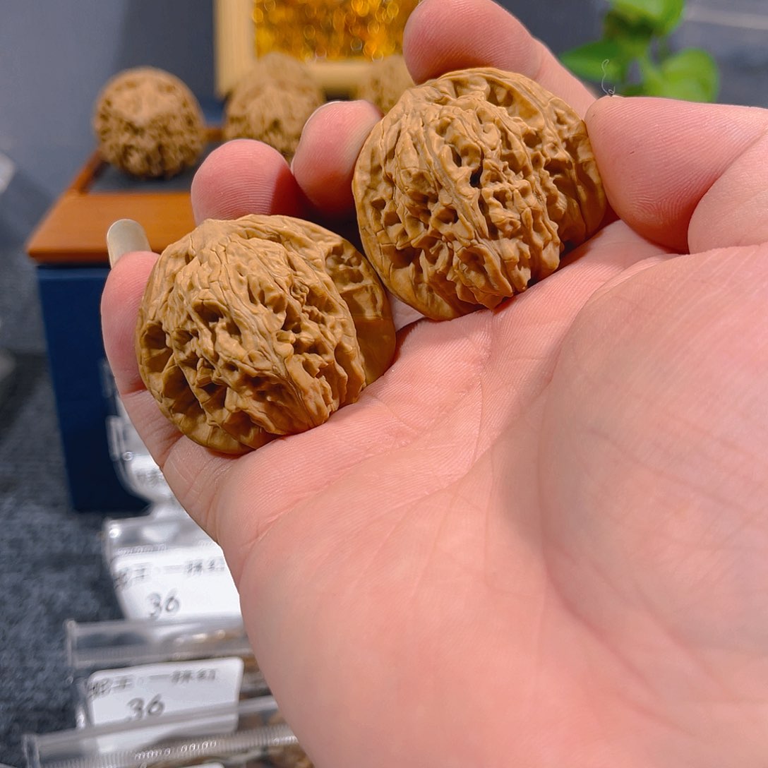 文玩核桃吊坠四座楼