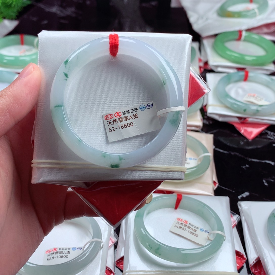 翡翠手镯未镶嵌缅甸翡翠天然手镯