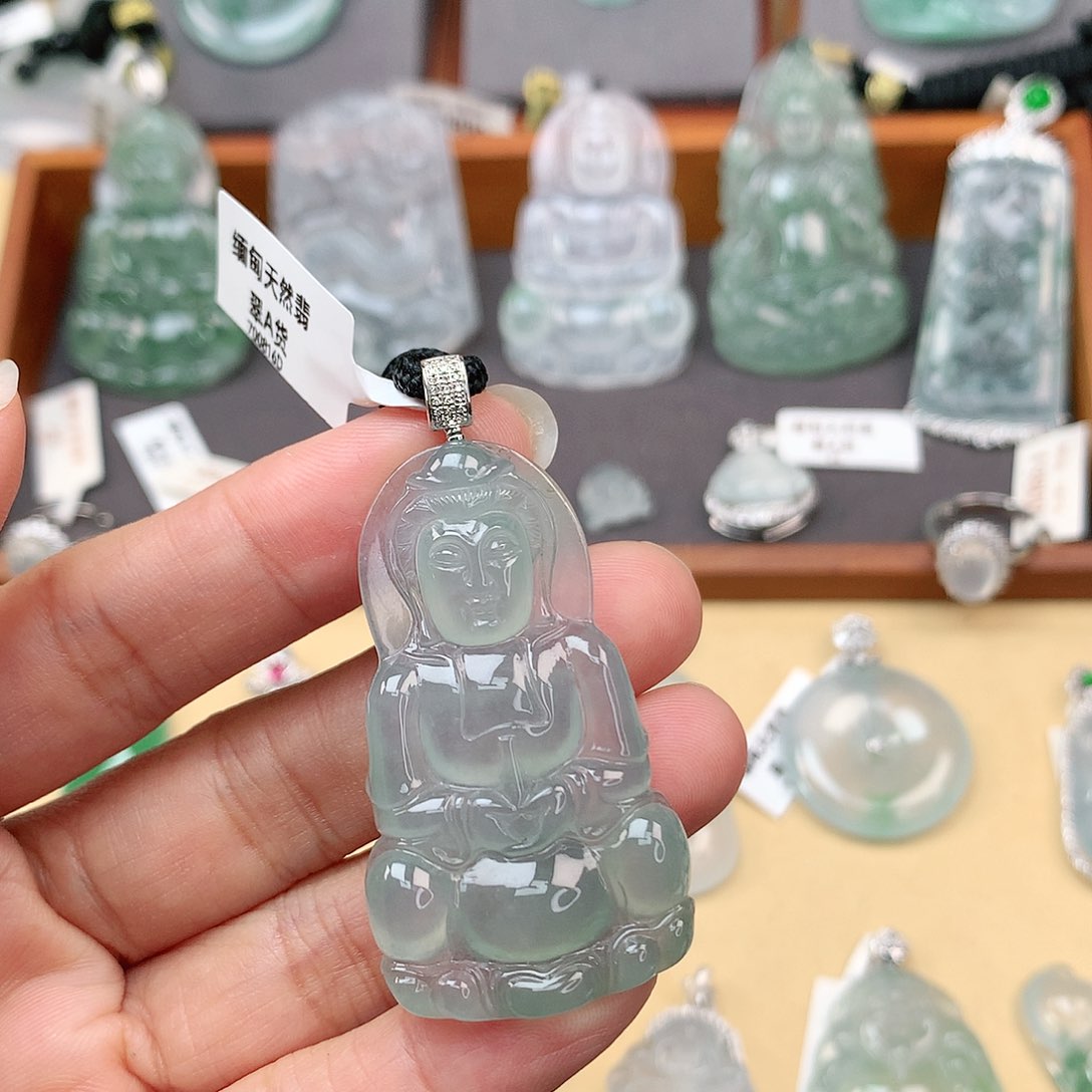翡翠颈饰18K金镶嵌观音