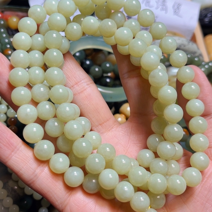 岫岩老玉（透闪石质玉）颈饰未镶嵌