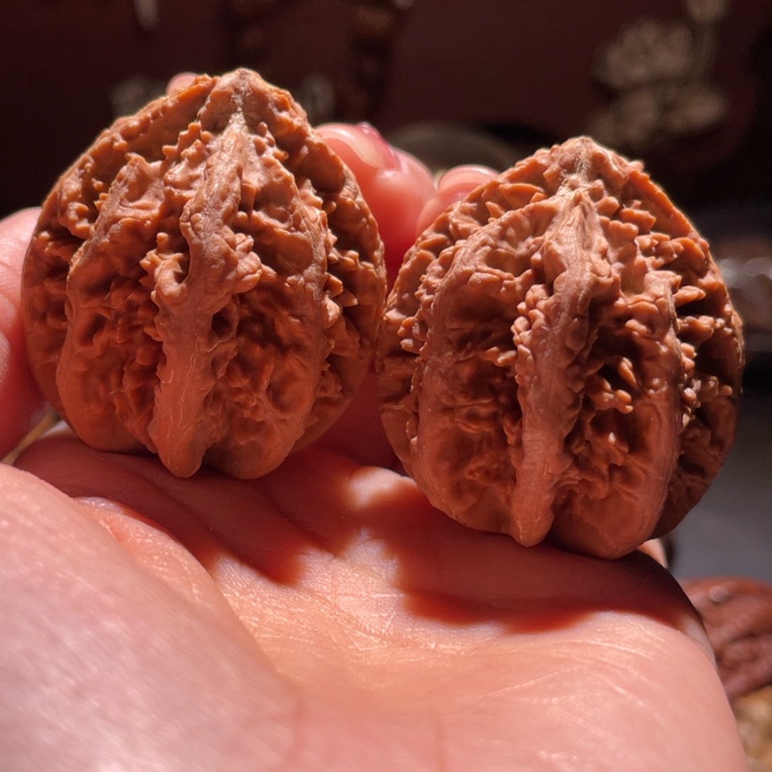 文玩核桃吊坠楸八棱41