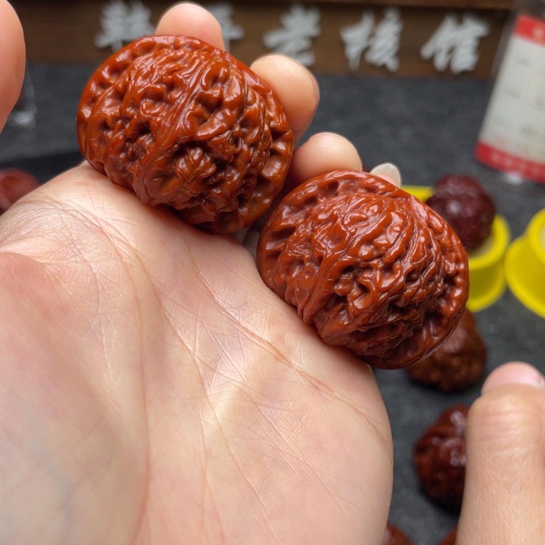 文玩核桃吊坠文玩核桃 手把件 白狮子 39