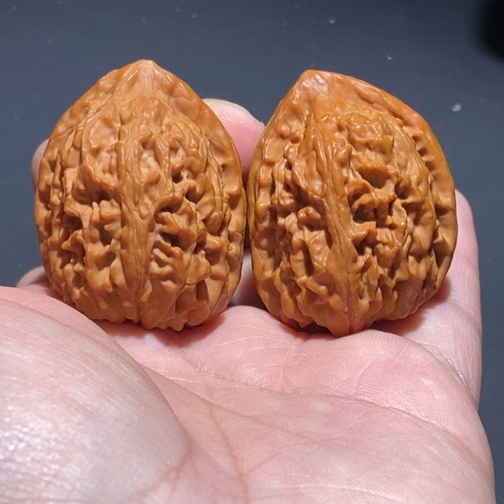 文玩核桃吊坠赤龙35