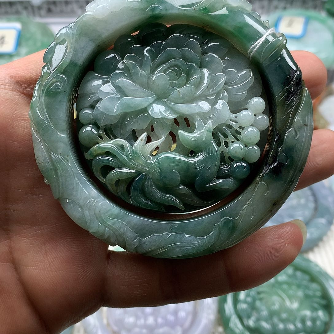 翡翠手镯未镶嵌小*复古风格手镯